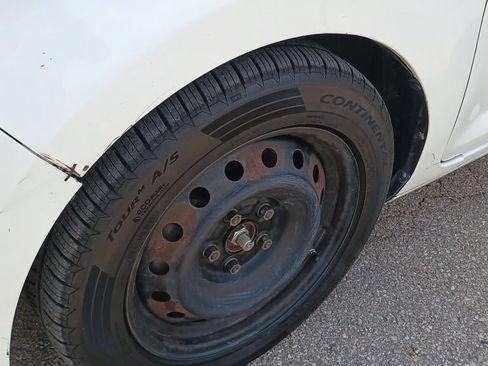 Used 2013 Scion xB FWD image 22