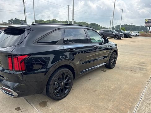 Certified 2023 Kia Sorento SX FWD image 13