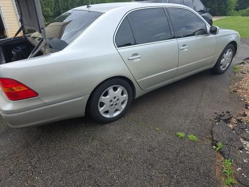 Used 2003 Lexus LS 430 RWD image 13