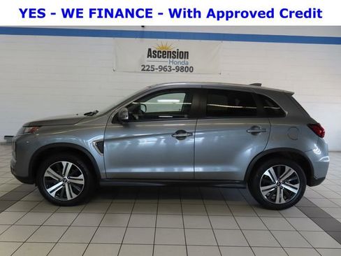 Used 2025 Mitsubishi Outlander Sport SE AWD/4WD image 3