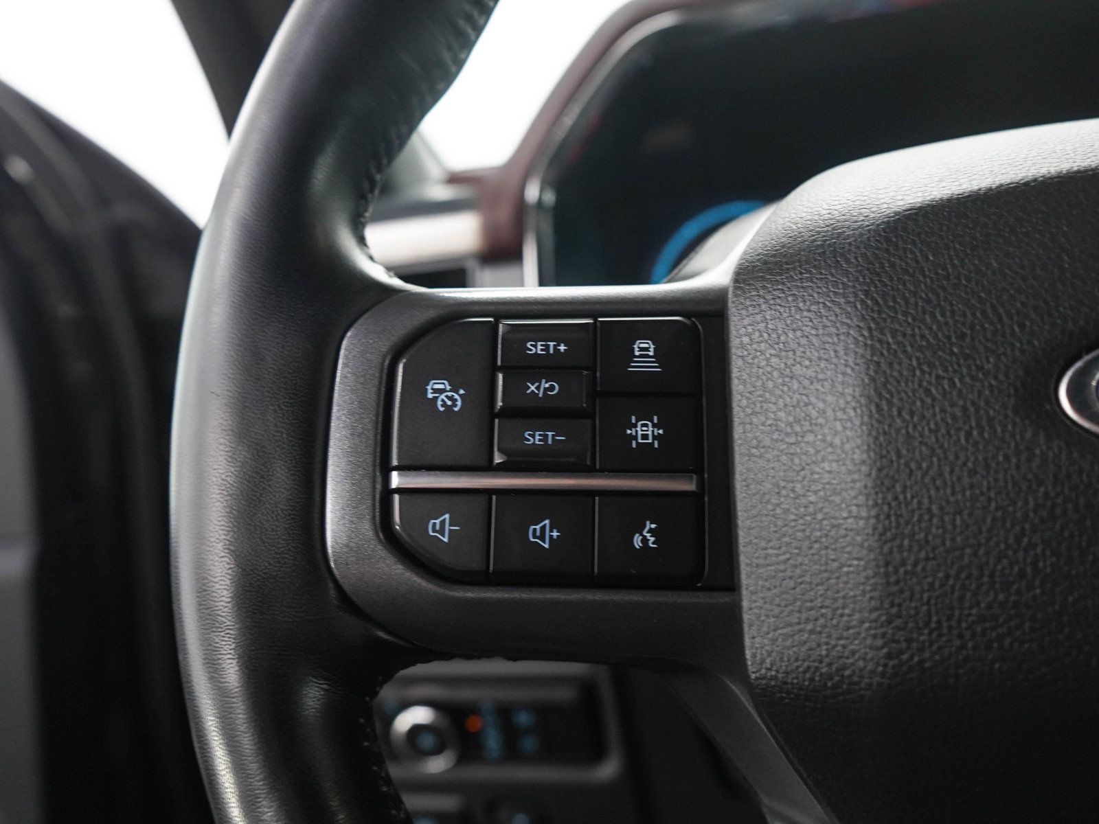Used 2023 Ford F150 Lariat w/ Equipment Group 502A High AWD/4WD image 27