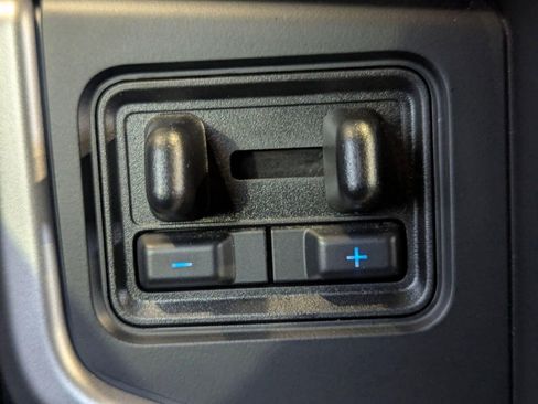 Certified 2023 Ford Expedition XLT image 18