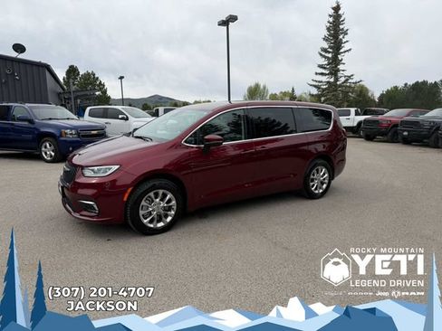 Used 2023 Chrysler Pacifica Touring-L AWD/4WD image 1