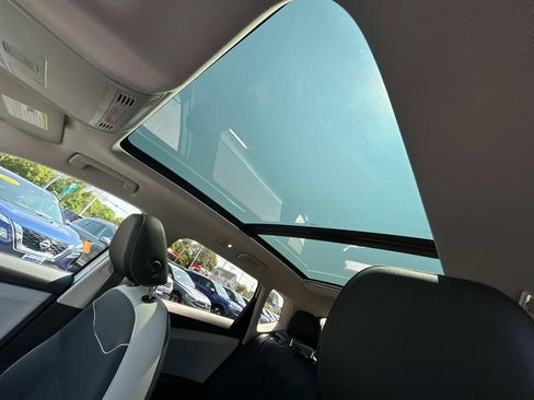 New 2025 Volkswagen Taos SE image 9