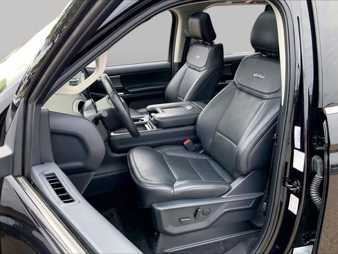 Used 2025 Ford Expedition Max Platinum AWD/4WD image 8