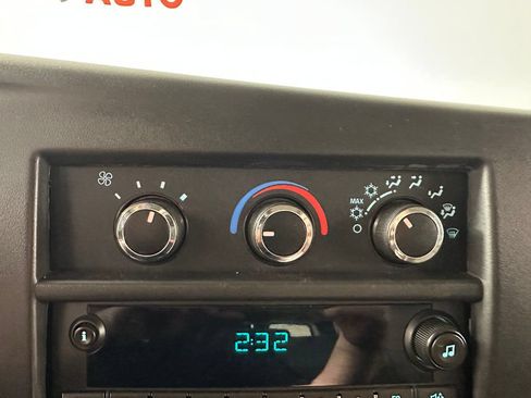 Used 2014 Chevrolet Express 2500 LT w/ LT Preferred Equipment Group RWD image 21