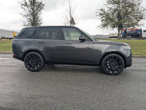 New 2026 Land Rover Range Rover SE image 4