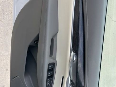 Used 2023 Cadillac XT6 Premium Luxury w/ Technology Package AWD/4WD image 12