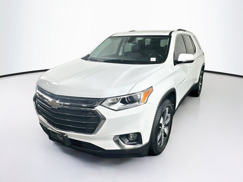 Used 2018 Chevrolet Traverse LT FWD image 3