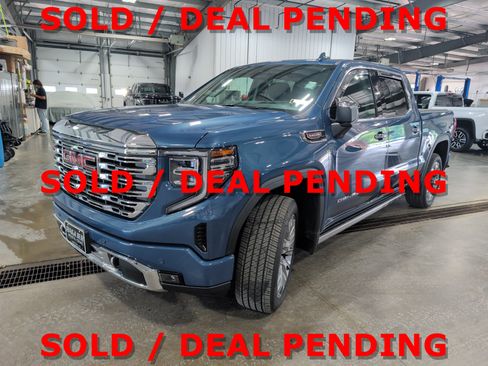 Used 2025 GMC Sierra 1500 Denali w/ Denali Reserve Package AWD/4WD image 6