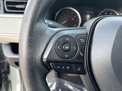 Used 2022 Toyota RAV4 XLE image 22