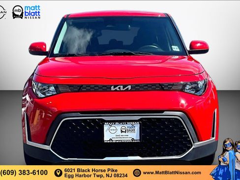 Used 2023 Kia Soul LX w/ LX Technology Package FWD image 2