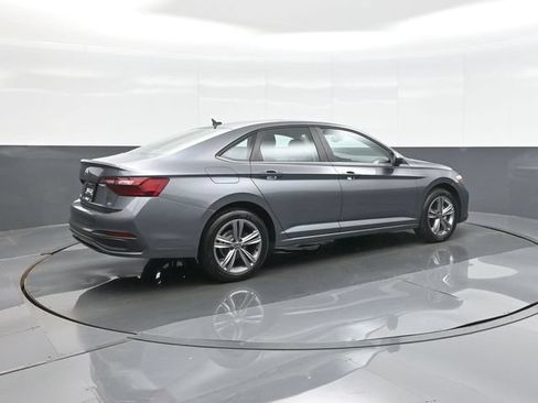 Used 2023 Volkswagen Jetta SE w/ Panoramic Sunroof Package FWD image 7