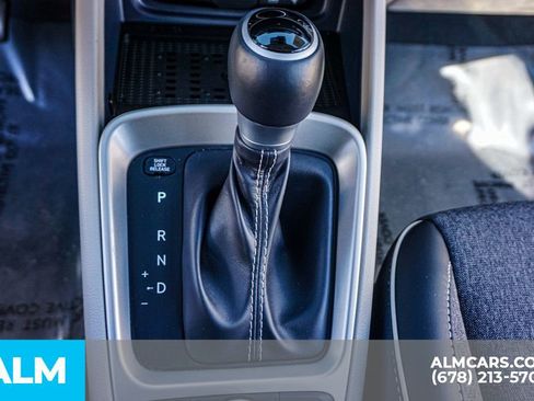 Used 2024 Hyundai Venue Limited image 45