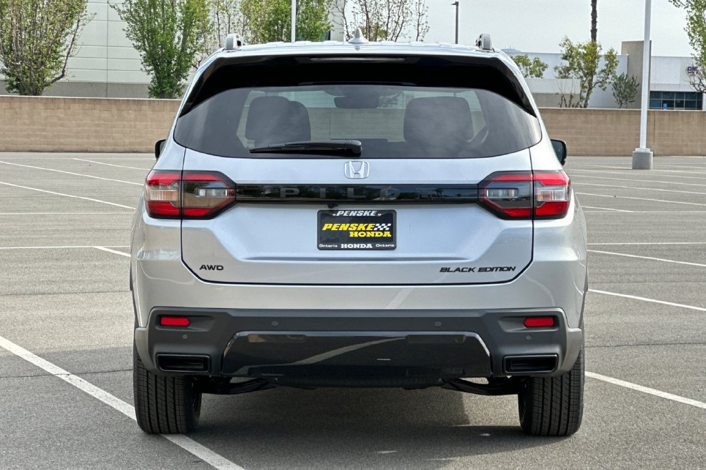 New 2026 Honda Pilot Black Edition image 5