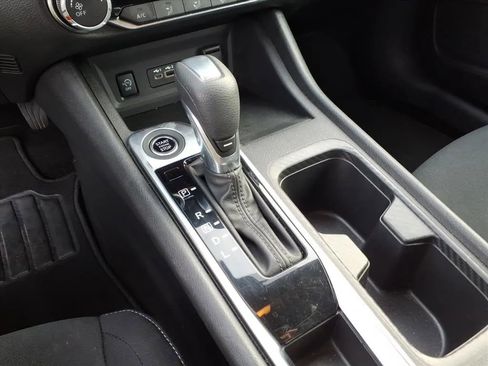 Used 2024 Nissan Sentra SV image 35