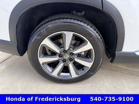 Certified 2025 Honda Pilot Elite image 12