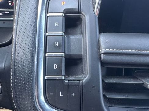 Used 2023 GMC Yukon XL SLT w/ SLT Premium Package AWD/4WD image 29