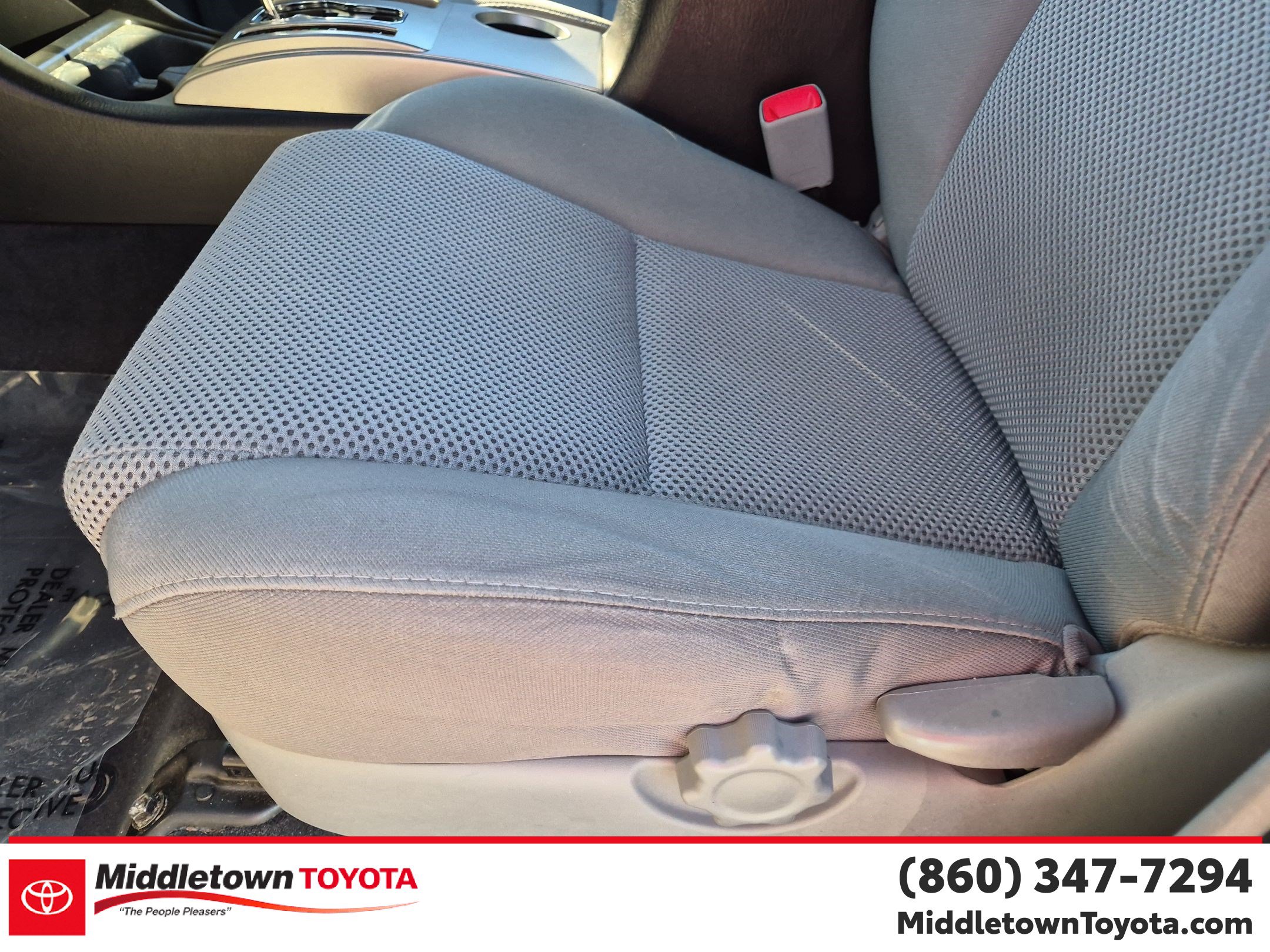 Used 2015 Toyota Tacoma 4x4 Access Cab V6 w/ TRD Sport Package image 15