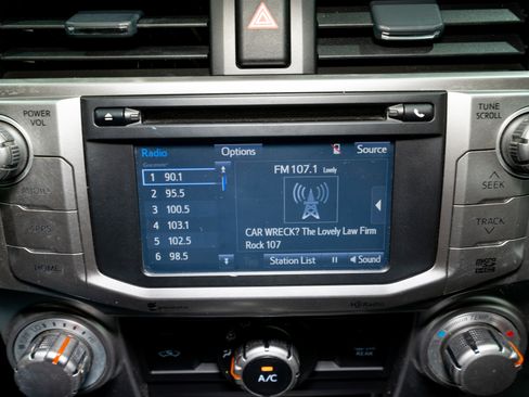 Used 2014 Toyota 4Runner SR5 Premium image 17