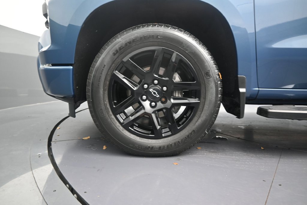 Used 2024 Chevrolet Silverado 1500 Custom w/ LPO, Dark Essentials Package RWD image 10