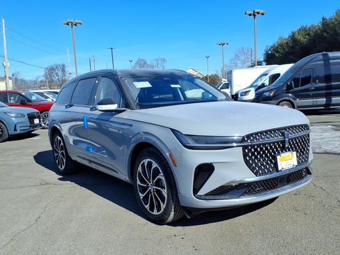 New 2026 Lincoln Nautilus Reserve image 1