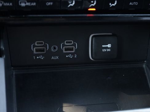 Used 2024 Jeep Grand Cherokee L Limited w/ Luxury Tech Group II image 12