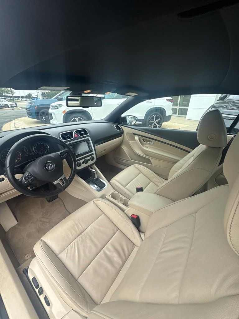 Used 2015 Volkswagen Eos Executive FWD image 15