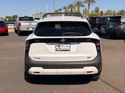 Used 2025 Nissan Kicks SR FWD image 5