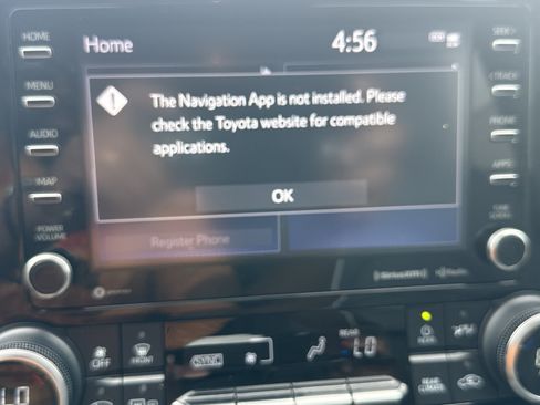 Used 2022 Toyota Highlander XLE FWD image 32