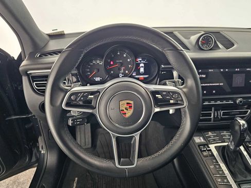 Used 2021 Porsche Macan image 19