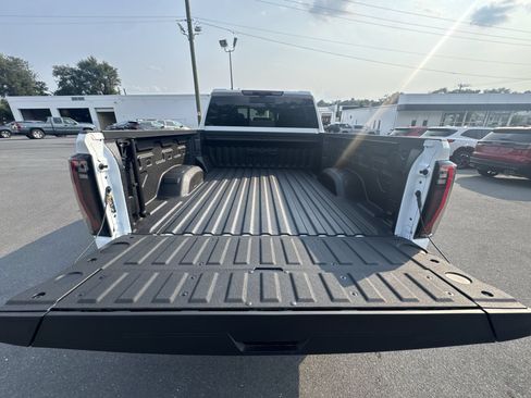 New 2026 GMC Sierra 2500 AT4 w/ AT4 Premium Plus Package AWD/4WD image 21