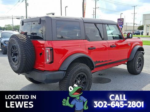 Used 2023 Ford Bronco Wildtrak image 7