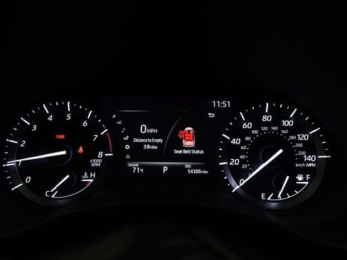 Used 2020 Toyota Highlander XLE FWD image 2