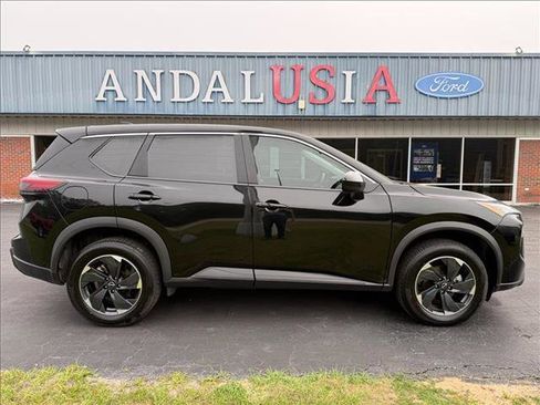 Used 2025 Nissan Rogue SV AWD/4WD image 24