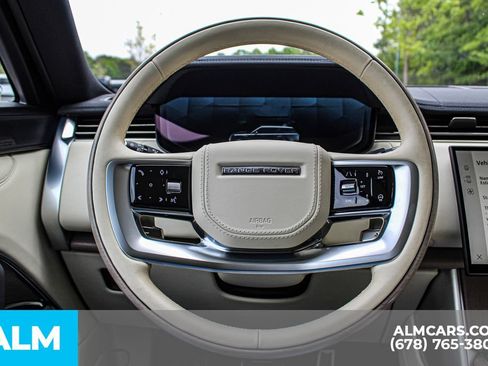 Used 2025 Land Rover Range Rover SE AWD/4WD image 23