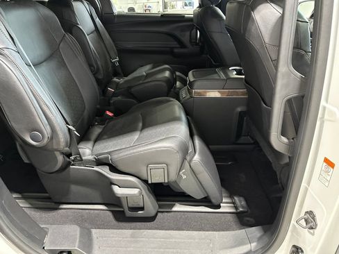 Certified 2025 Toyota Sienna Platinum AWD/4WD image 18