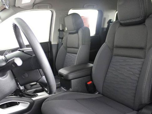Certified 2023 Nissan Frontier SV w/ Tow Package AWD/4WD image 19