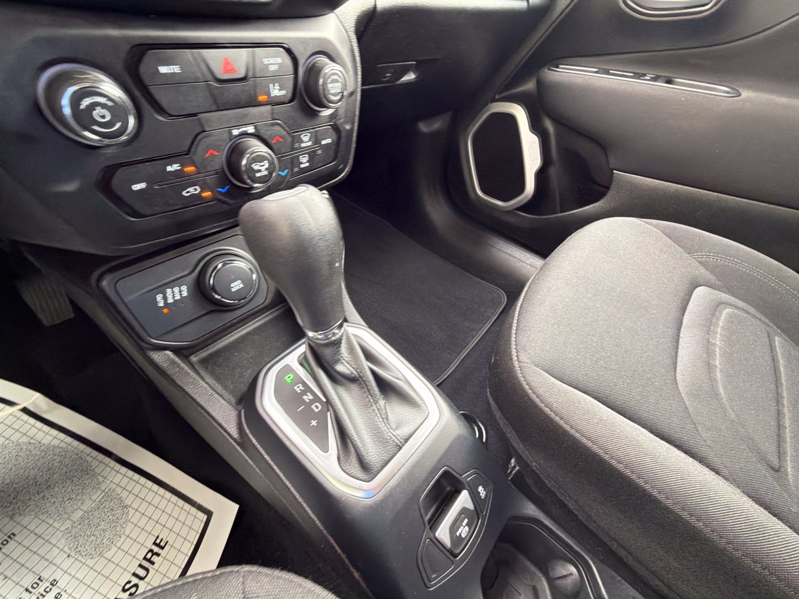 Used 2021 Jeep Renegade Latitude AWD/4WD image 22