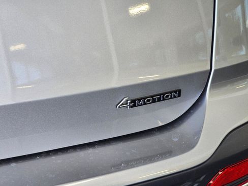 New 2026 Volkswagen Taos SE AWD/4WD image 14