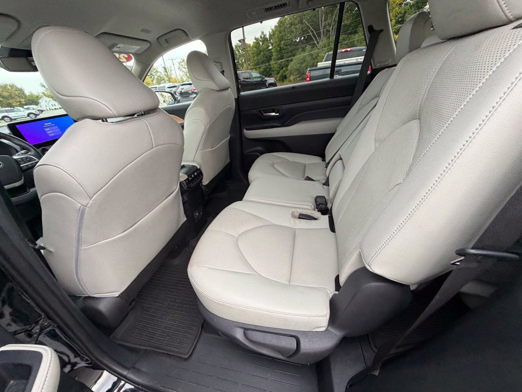 Used 2024 Toyota Grand Highlander AWD Hybrid image 49