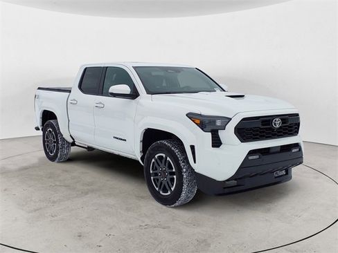 Certified 2025 Toyota Tacoma TRD Sport image 7