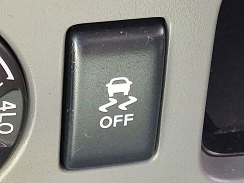 Used 2016 Nissan Frontier SV AWD/4WD image 22
