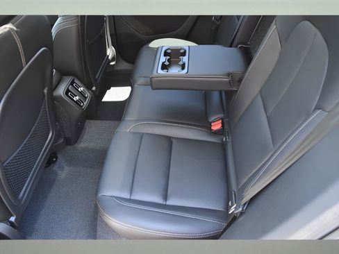 Certified 2025 Volvo XC40 B5 Plus w/ Protection Package Premier image 14