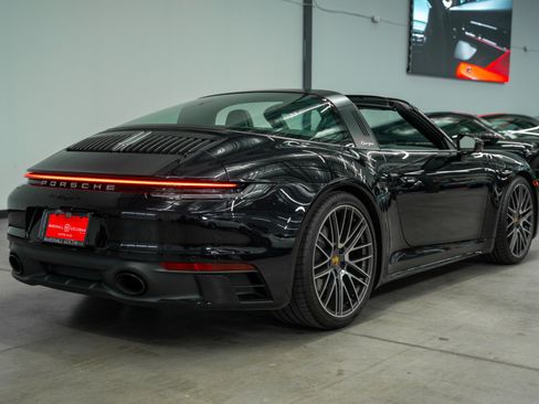 Used 2024 Porsche 911 Targa 4 w/ Sport Package AWD/4WD image 8
