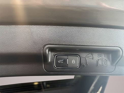 Used 2025 Ford Explorer ST-Line image 15