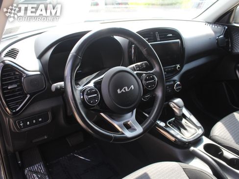Used 2023 Kia Soul EX FWD image 13