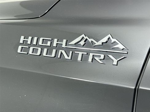 Used 2024 Chevrolet Tahoe High Country AWD/4WD image 15