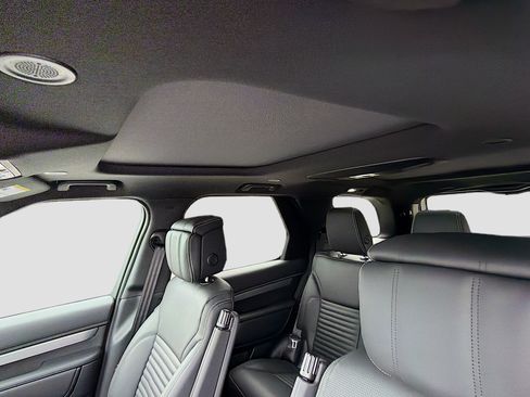 New 2026 Land Rover Discovery Limited Edition AWD/4WD image 26