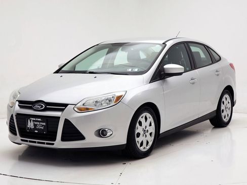 Used 2012 Ford Focus SE image 2